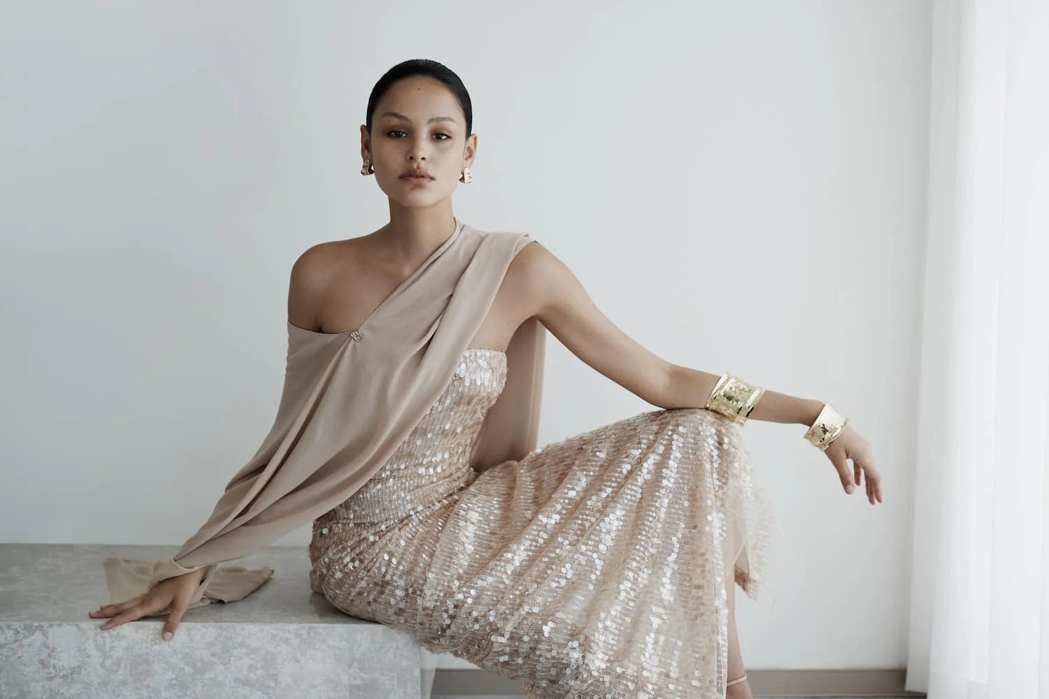 PALE GOLD LINEAR SEQUIN GOWN - Image 6